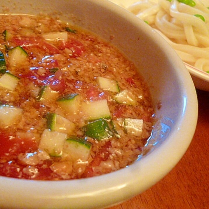 冷やしうどんや素麺に☆クルミとトマトのつけダレ